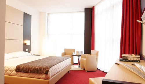 Superior Room, 1 King Bed, Non Smoking
