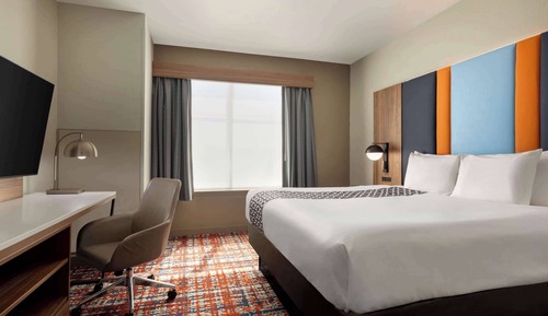 1 Bedroom King Suites City View