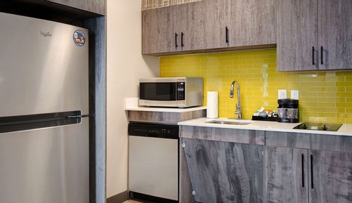 Suite, Multiple Beds, Accessible (Roll-in Shower)