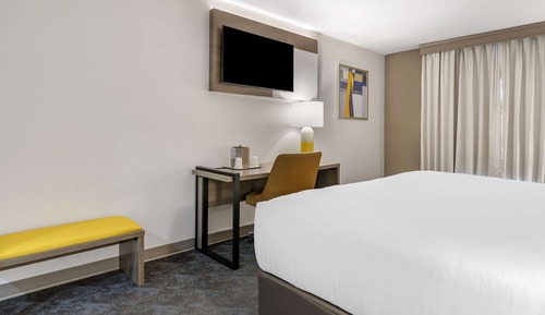 Standard Room, 1 King Bed, Non Smoking