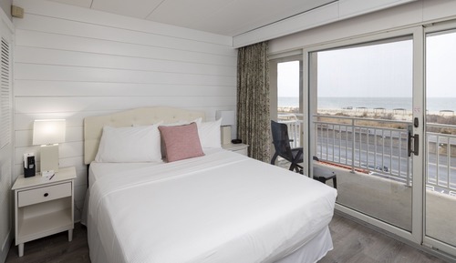 Queen Suite with Ocean View