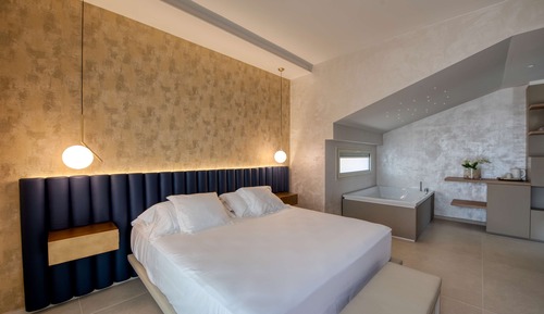 Suite, 1 Queen Bed, Balcony, Sea View (Living Room;with Sofabed)