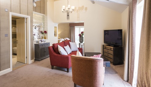 Oak Suite