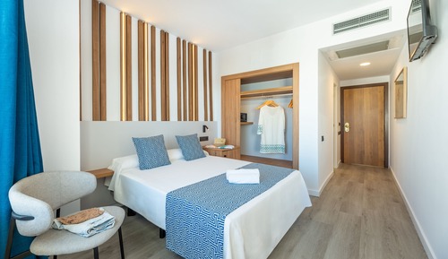 Single Room, Sea View