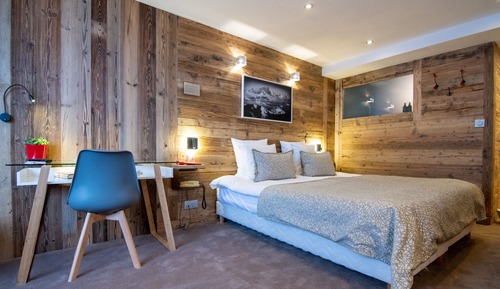Prestige Suite with whirlpool