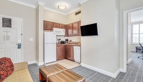 Suite, 1 Bedroom, Kitchen, City View (1 King Bed)