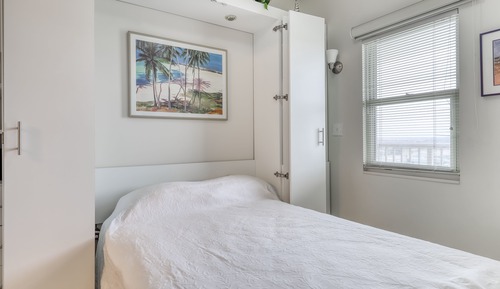Condo, 2 Bedrooms