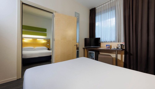 Basic Single Room, Accessible