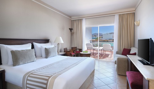 Superior Room (Queen or Twin Bed, Side Sea View)
