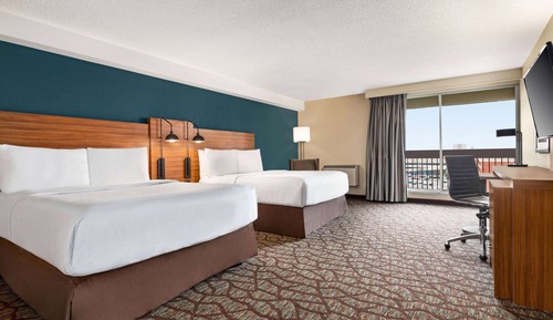 Deluxe Room, 2 Queen Beds, Non Smoking, Balcony (City View, Tower B)
