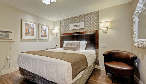 Basic Studio, 1 King Bed