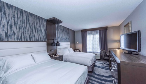 Room, 2 Queen Beds, Accessible, Bathtub
