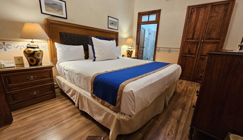 Classic Room, 1 King Bed
