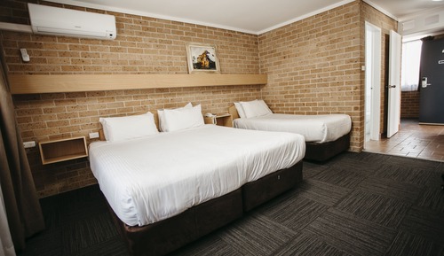 Deluxe Studio Suite