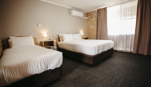 De Luxe Room