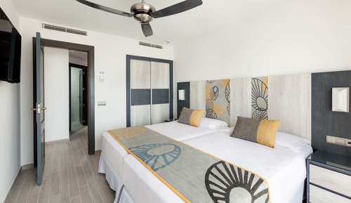 Family Room, 2 Bedrooms, Balcony