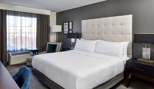 Room, 1 King Bed, Accessible (Hearing)