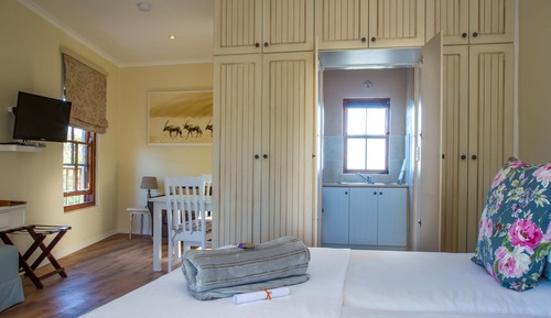 Suite, Terrace, Mountain View