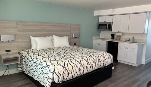 Deluxe Room, 1 King Bed, Kitchenette
