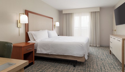 Suite, 1 King Bed, Accessible (Hearing)