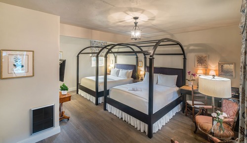 Standard Room, 2 Queen Beds, Courtyard View
