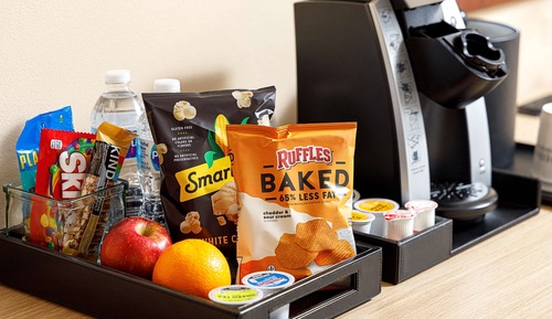 Room, 1 King Bed (Drinks & Snacks)