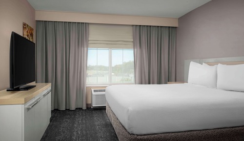 Deluxe Suite, 1 King Bed with Sofa Bed, Whirlpool