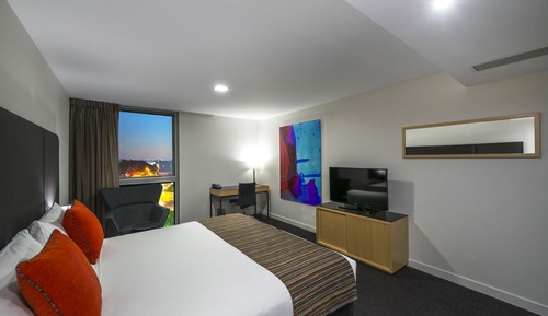 Room, 1 Bedroom, City View