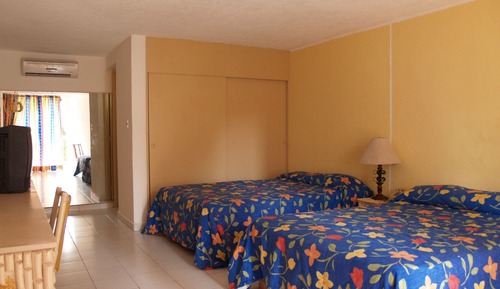 Standard Room, 2 Double Beds