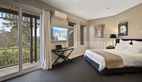 Cliff View Room