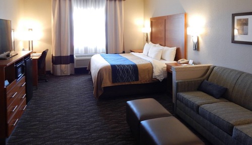 Suite, 1 King Bed, Accessible, Non Smoking