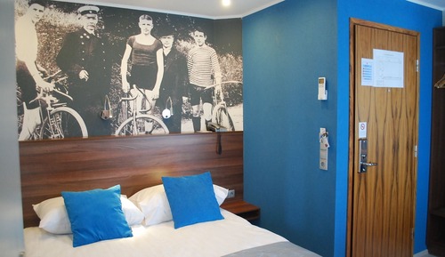 Economy Room