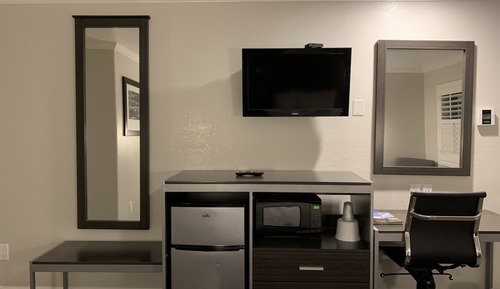 Deluxe Room, 1 Queen Bed, Accessible