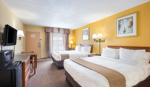 Standard Room, 2 Queen Beds, Non Smoking