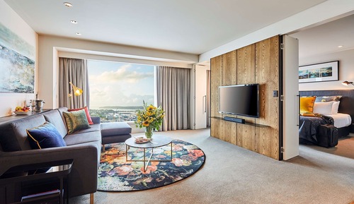 Grand Deluxe Harbour View Suite