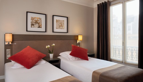 Superior Twin Room overlooking courtyard
