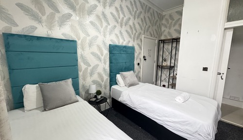Standard Twin Room, Ensuite