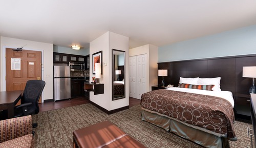 Suite, 1 Bedroom, Accessible, Kitchen (Mobil, Comm, Access Tub, Kitchen)