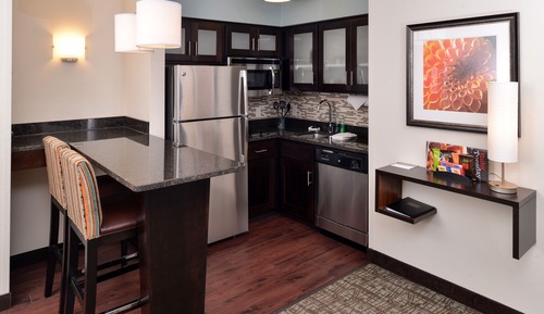 Suite, 2 Bedrooms, Kitchen