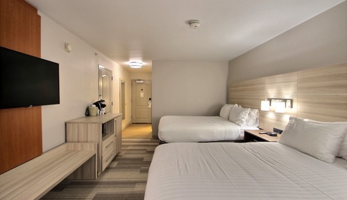 Suite, 2 Queen Beds (Additional Living Area)