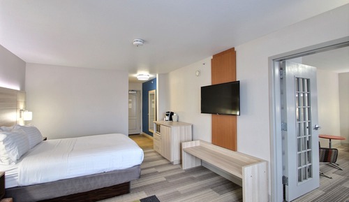 Suite, 1 King Bed with Sofa bed (Additional Living Area)