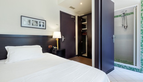Economy Room