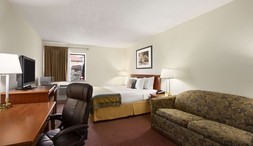 Room, 1 King Bed, Accessible