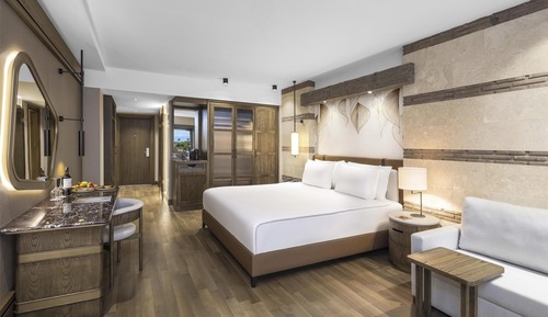 Superior Room, 2 Twin Beds, Partial Sea View