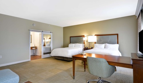 Room, 2 Queen Beds, Accessible, Bathtub