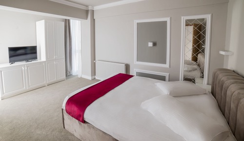 Luxury Suite