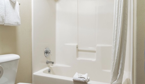 2 Doubles beds (Pet friendly)  No smoking