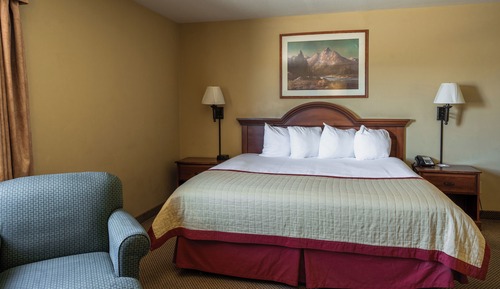 1 King Bed No Smoking