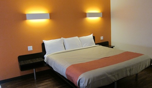 Standard Single Room, 1 King Bed, Mobility Accessible