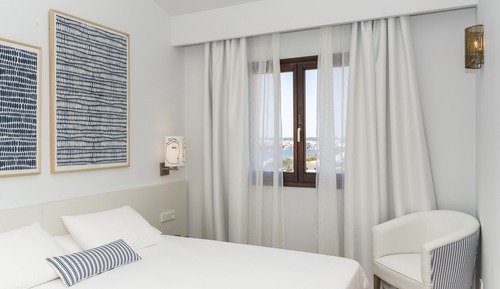 Studio, Balcony, Bay View